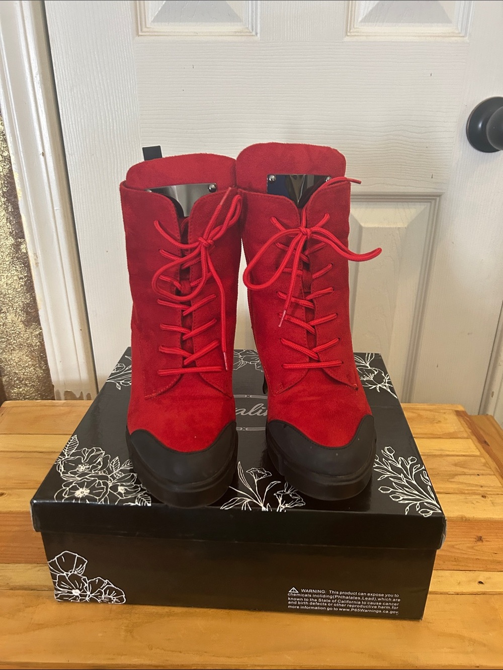 Red Lace-Up Women's Ankle Boots - Stylish Suede Look